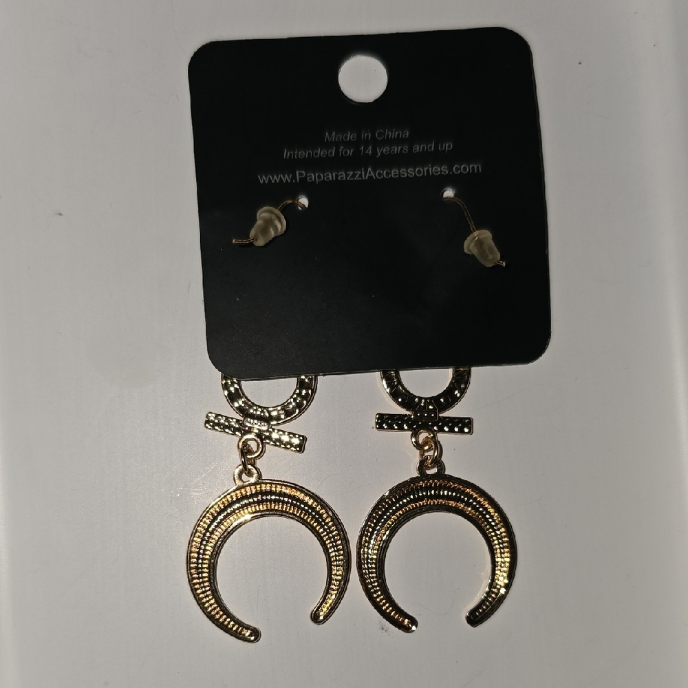 Paparazzi Gold Symbolic Earrings The Paparazzi "Majestically Moon Child" earring - Picture 2 of 2